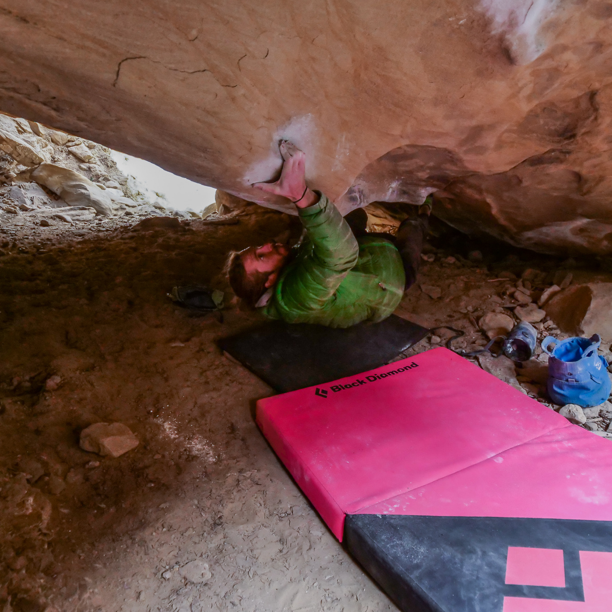Climbing Beta video of climbers on Tube Snake Boogie v7 in Joe's Valley with undefined beta videos in KAYA, the climber's app - where climbers can log and track their ascents, progress, and connect with their local gym and outdoor climbing community.