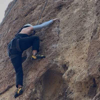 Low Blow 5.10a, Smith Rock - Beta Video from 2old4this