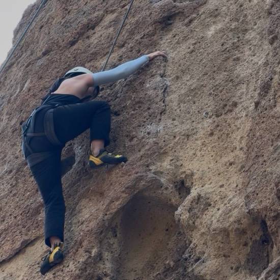 Low Blow 5.10a, Smith Rock - Beta Video from 2old4this