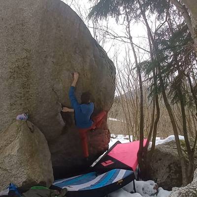Killa' Gorilla v8, Squamish - Beta Video from Moss