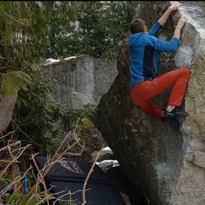 Hip Check v6, Squamish - Beta Video from Moss