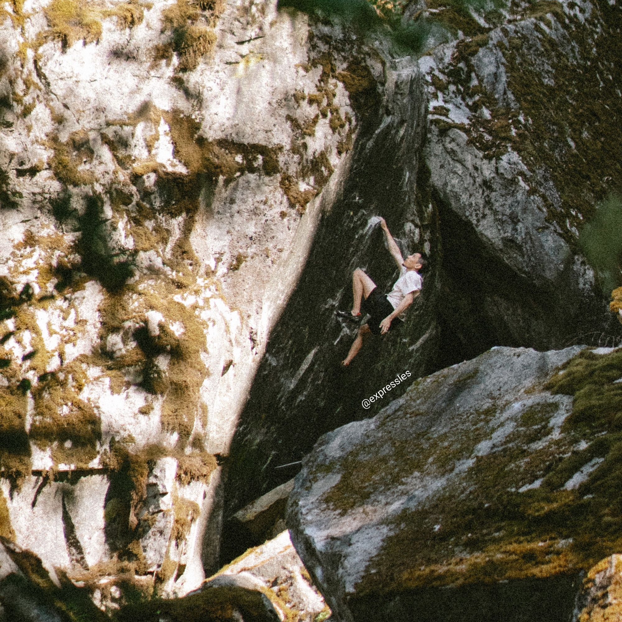 Climbing Beta video of climbers on Smoke in the Air v7 in Squamish with undefined beta videos in KAYA, the climber's app - where climbers can log and track their ascents, progress, and connect with their local gym and outdoor climbing community.