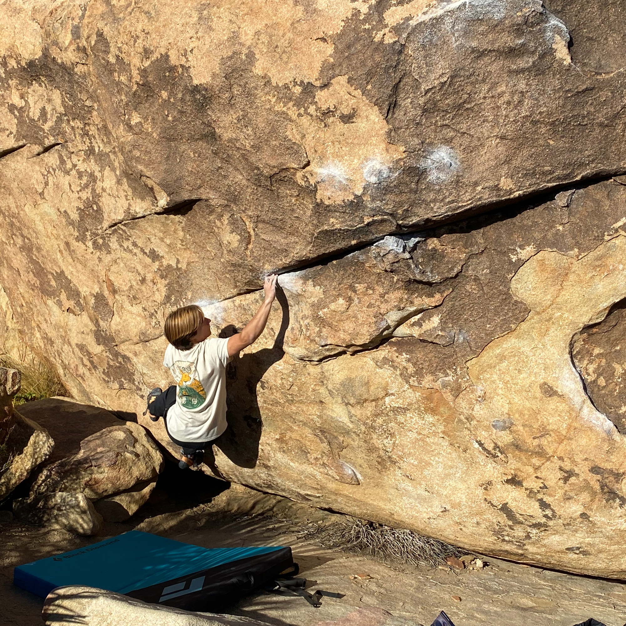 Climbing Beta video of climbers on Chorizo Tacos v4 in Joshua Tree with undefined beta videos in KAYA, the climber's app - where climbers can log and track their ascents, progress, and connect with their local gym and outdoor climbing community.