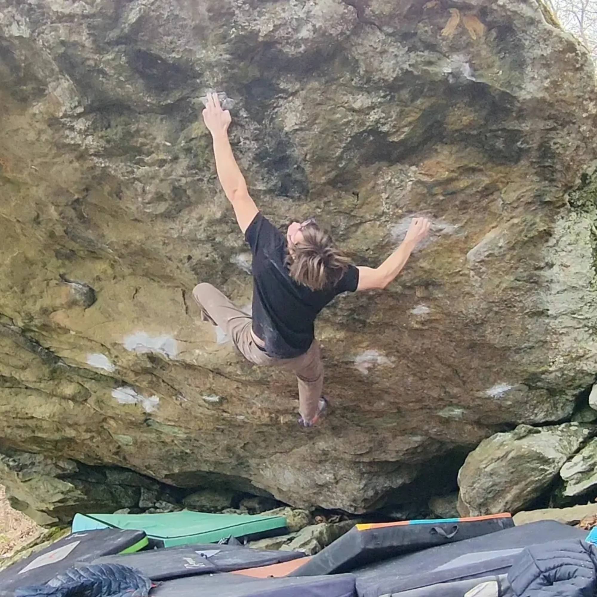 Climbing Beta video of climbers on Boss Hog v10 in Catoctin Mountain with undefined beta videos in KAYA, the climber's app - where climbers can log and track their ascents, progress, and connect with their local gym and outdoor climbing community.