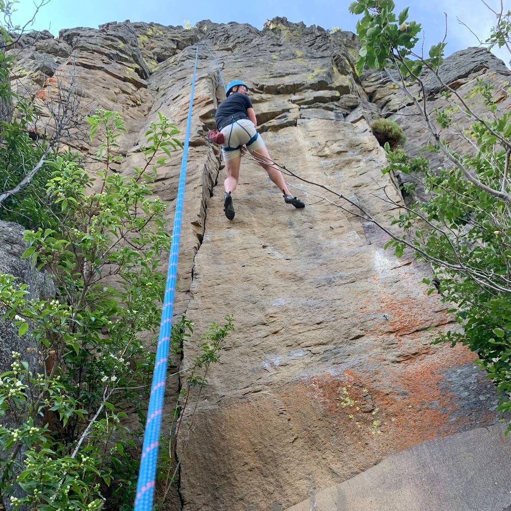 Cave walk 5.10a, Tieton River - Beta Video from internalmedguy