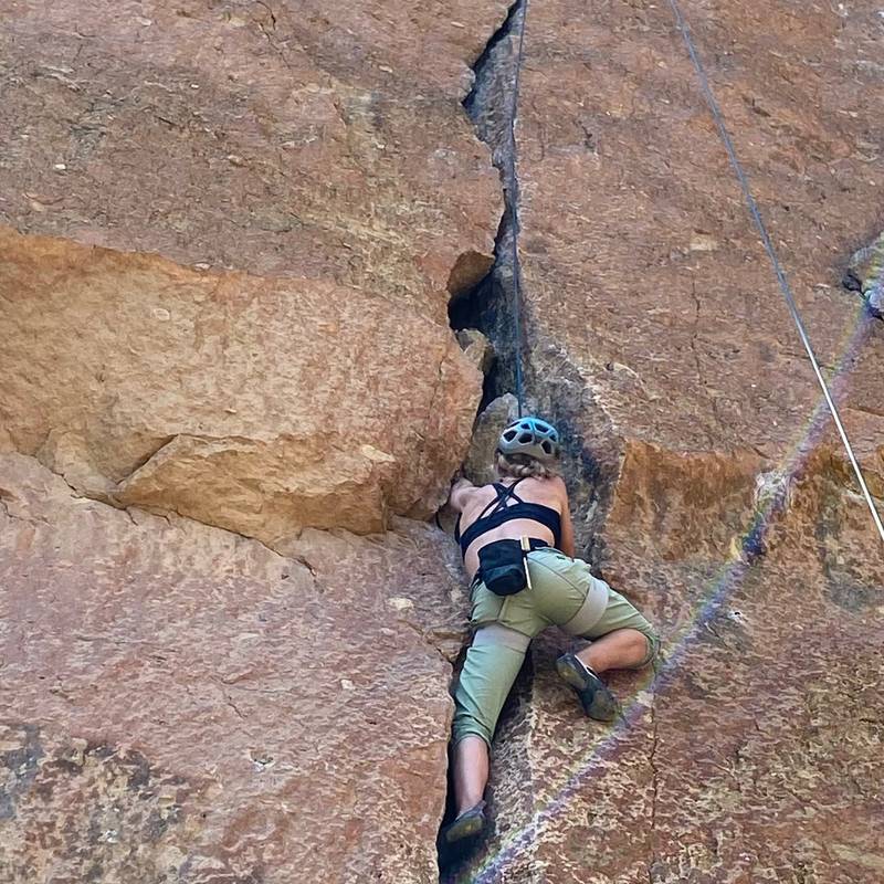 New Testament 5.10a, Smith Rock - Beta Video from hollykaufman