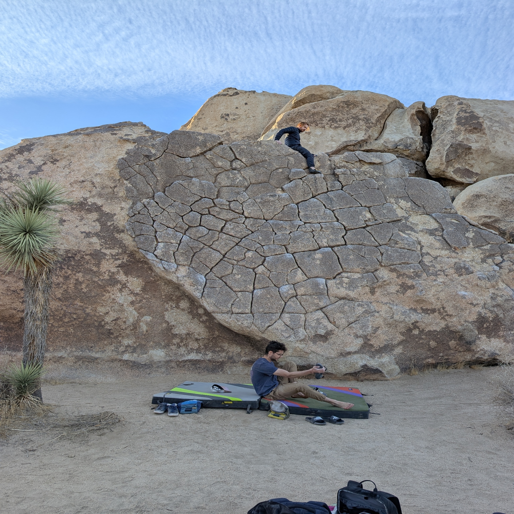Climbing Beta video of climbers on Ilicit Sweetie v0 in Joshua Tree with undefined beta videos in KAYA, the climber's app - where climbers can log and track their ascents, progress, and connect with their local gym and outdoor climbing community.