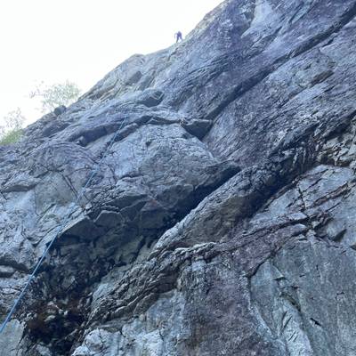 Ants Go Marching 5.10b, Squamish - Beta Video from alepoletto