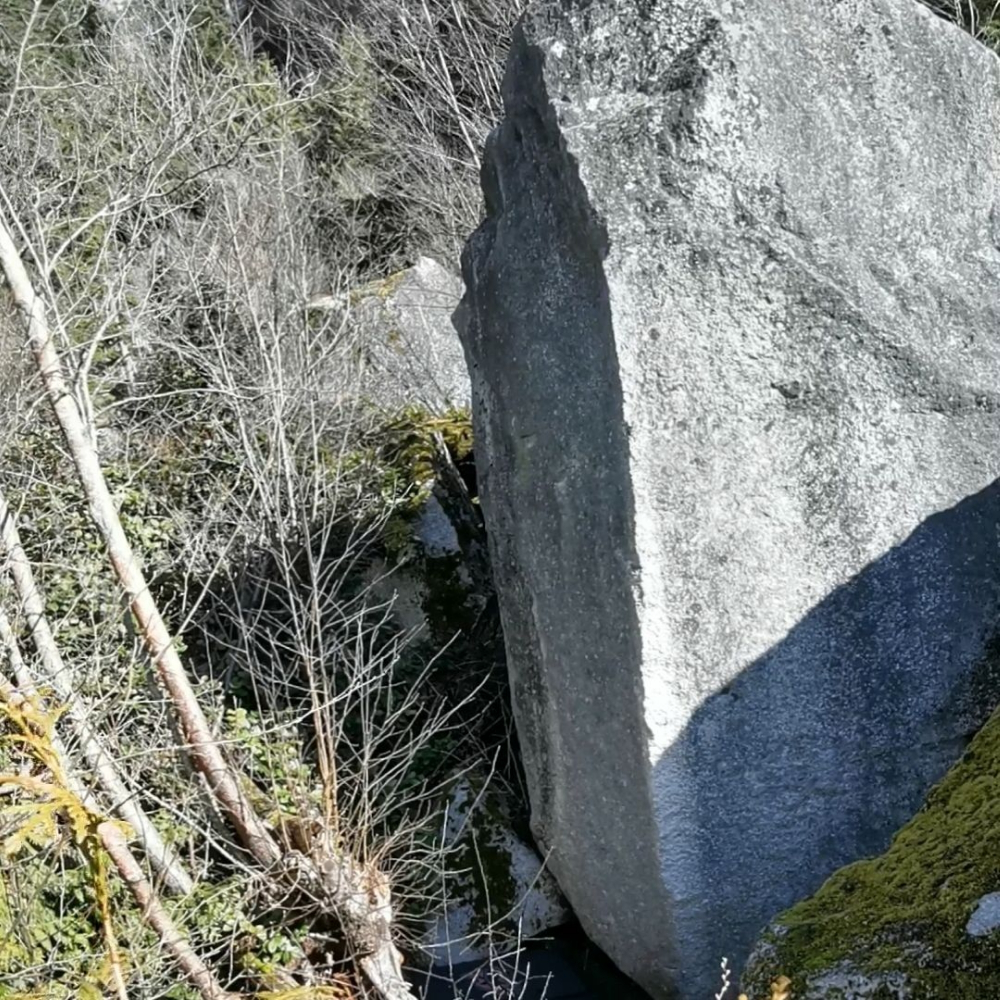 Climbing Beta video of climbers on Ho' on South Street v4 in Squamish with undefined beta videos in KAYA, the climber's app - where climbers can log and track their ascents, progress, and connect with their local gym and outdoor climbing community.
