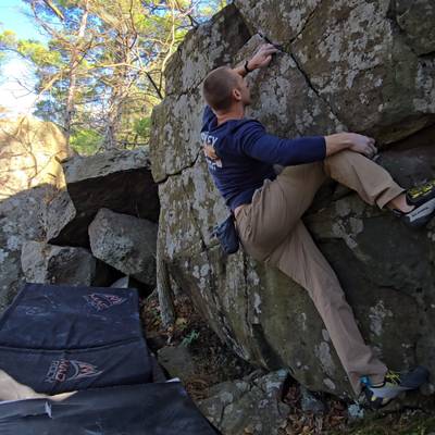 Lower Twin Center v3, Taylors Falls - Beta Video from ClimbCrewDad