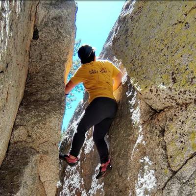 The Chief Chimney v0, Black Mountain - Beta Video from Corgi_Climber