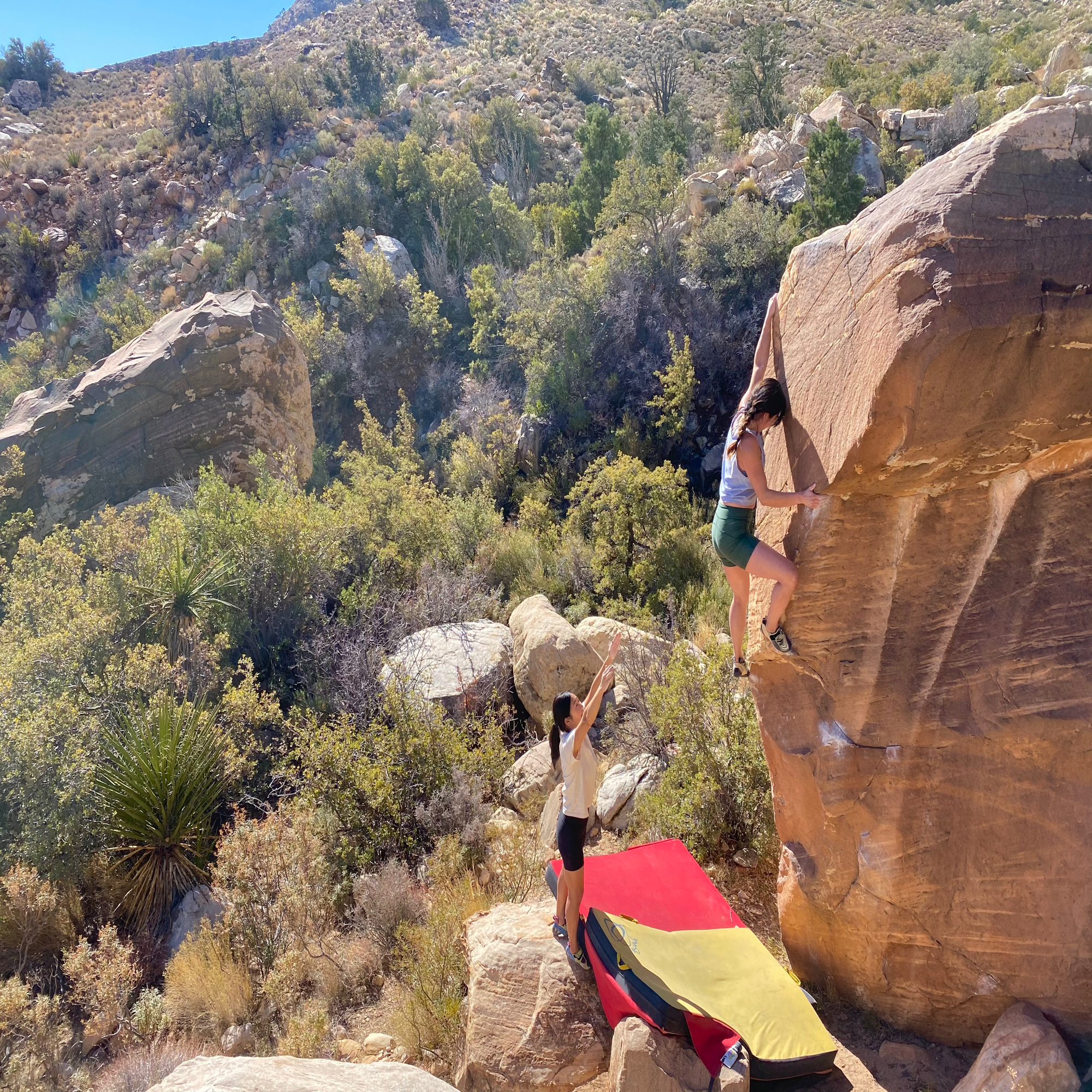 Climbing Beta video of climbers on Le Cheval v2 in Red Rock with undefined beta videos in KAYA, the climber's app - where climbers can log and track their ascents, progress, and connect with their local gym and outdoor climbing community.