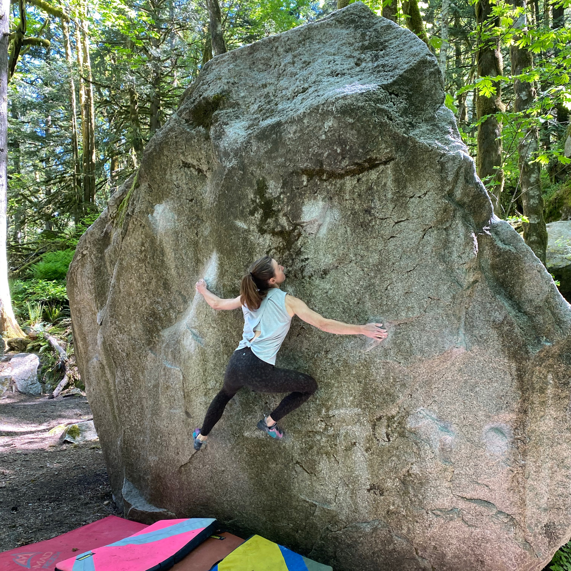 Climbing Beta video of climbers on Immunized v9 in Squamish with undefined beta videos in KAYA, the climber's app - where climbers can log and track their ascents, progress, and connect with their local gym and outdoor climbing community.