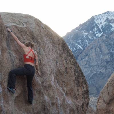 Problem A v1, Bishop - Beta Video from toeclimbs