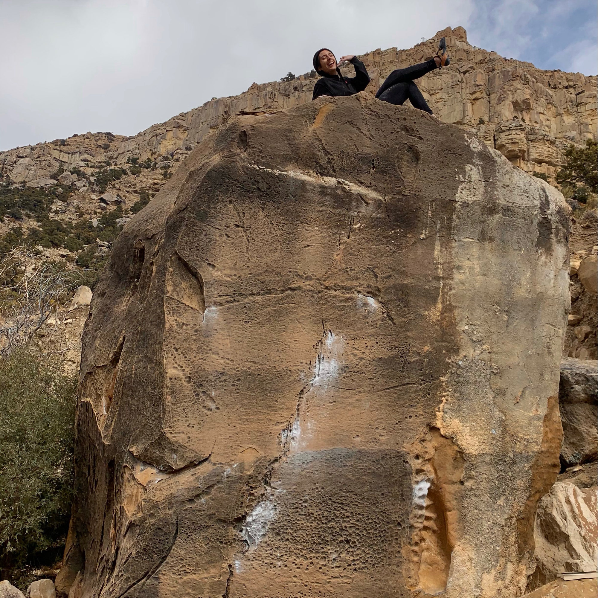Climbing Beta video of climbers on Gatorade v5 in Joe's Valley with undefined beta videos in KAYA, the climber's app - where climbers can log and track their ascents, progress, and connect with their local gym and outdoor climbing community.