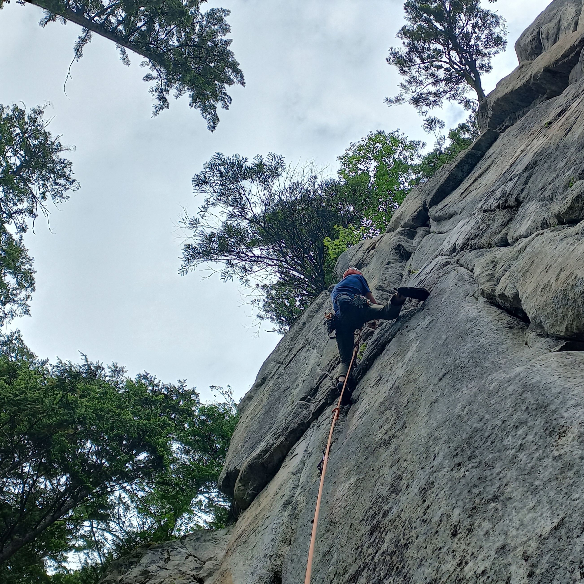 Climbing Beta video of climbers on Headbangers in Leopard 5.11d in Squamish with undefined beta videos in KAYA, the climber's app - where climbers can log and track their ascents, progress, and connect with their local gym and outdoor climbing community.