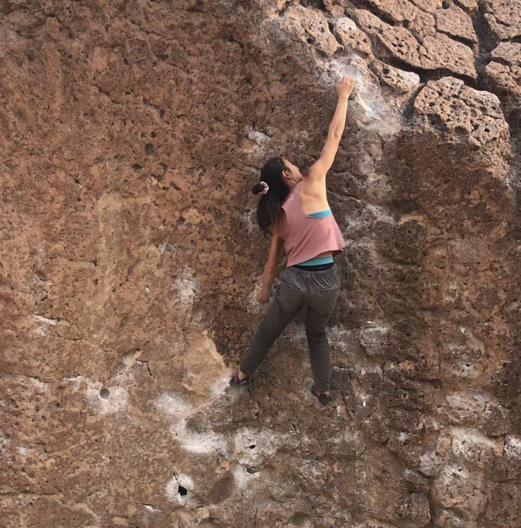 Climbing Beta video of climbers on Solarium v4 in Bishop with undefined beta videos in KAYA, the climber's app - where climbers can log and track their ascents, progress, and connect with their local gym and outdoor climbing community.