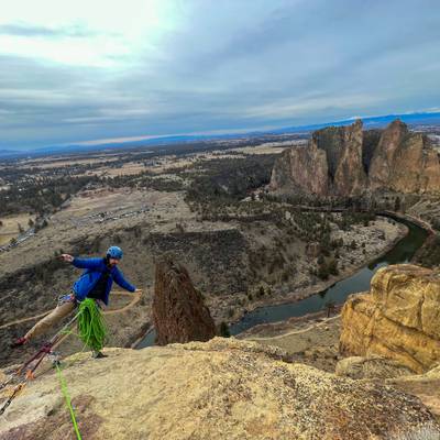 Voyage of the Cow Dog 5.9, Smith Rock - Beta Video from smallpeopleclimbtoo