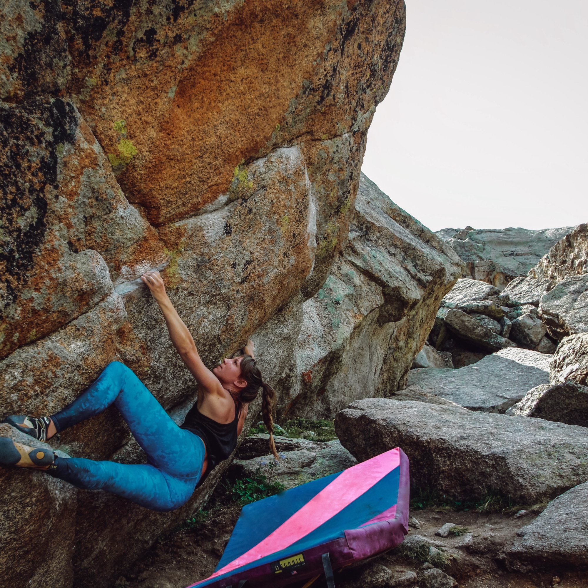 Climbing Beta video of climbers on Chalk on Rock v8 in Lincoln Lake with undefined beta videos in KAYA, the climber's app - where climbers can log and track their ascents, progress, and connect with their local gym and outdoor climbing community.