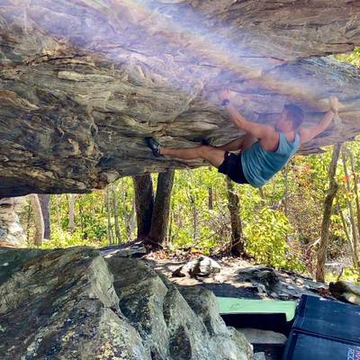 Circus Roof v4, Moore's Wall - Beta Video from JamesClimbs