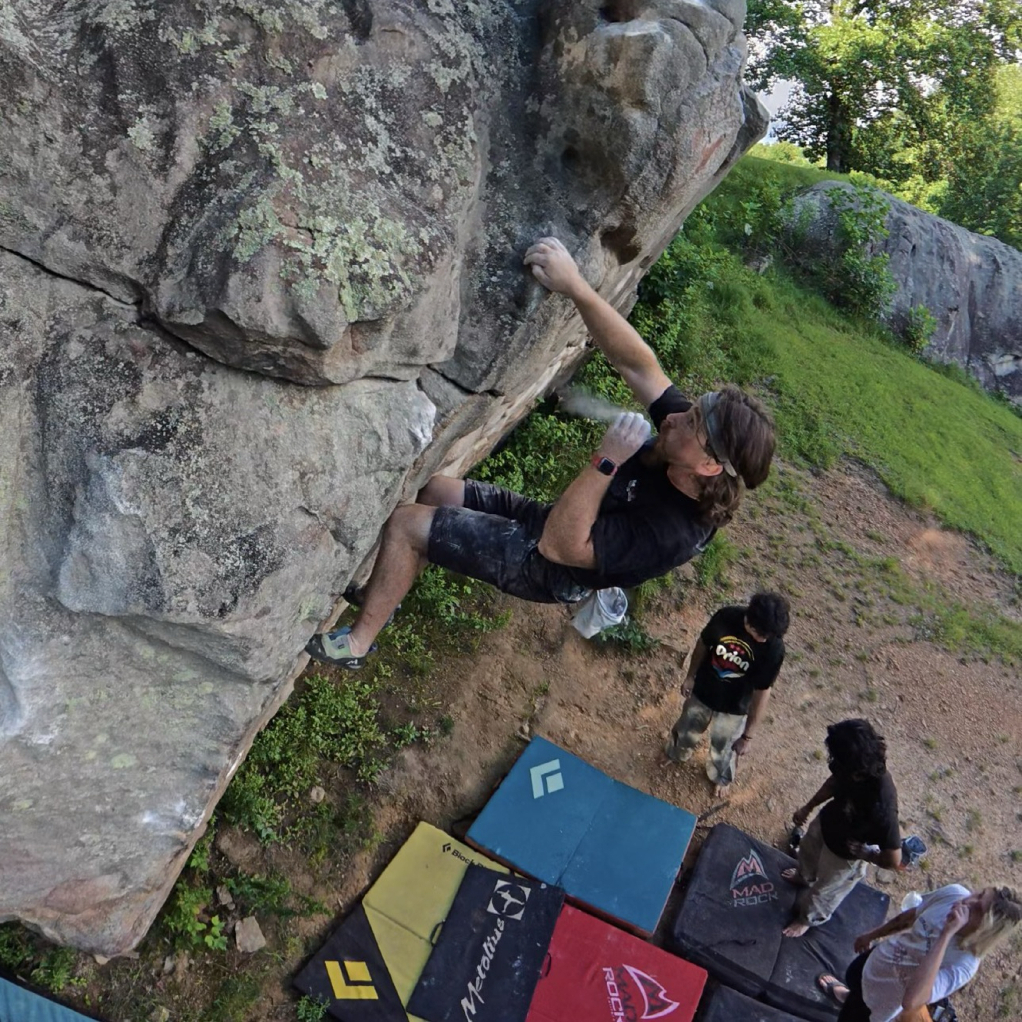 Climbing Beta video of climbers on Red Right Hand v2 in Stone Fort with undefined beta videos in KAYA, the climber's app - where climbers can log and track their ascents, progress, and connect with their local gym and outdoor climbing community.