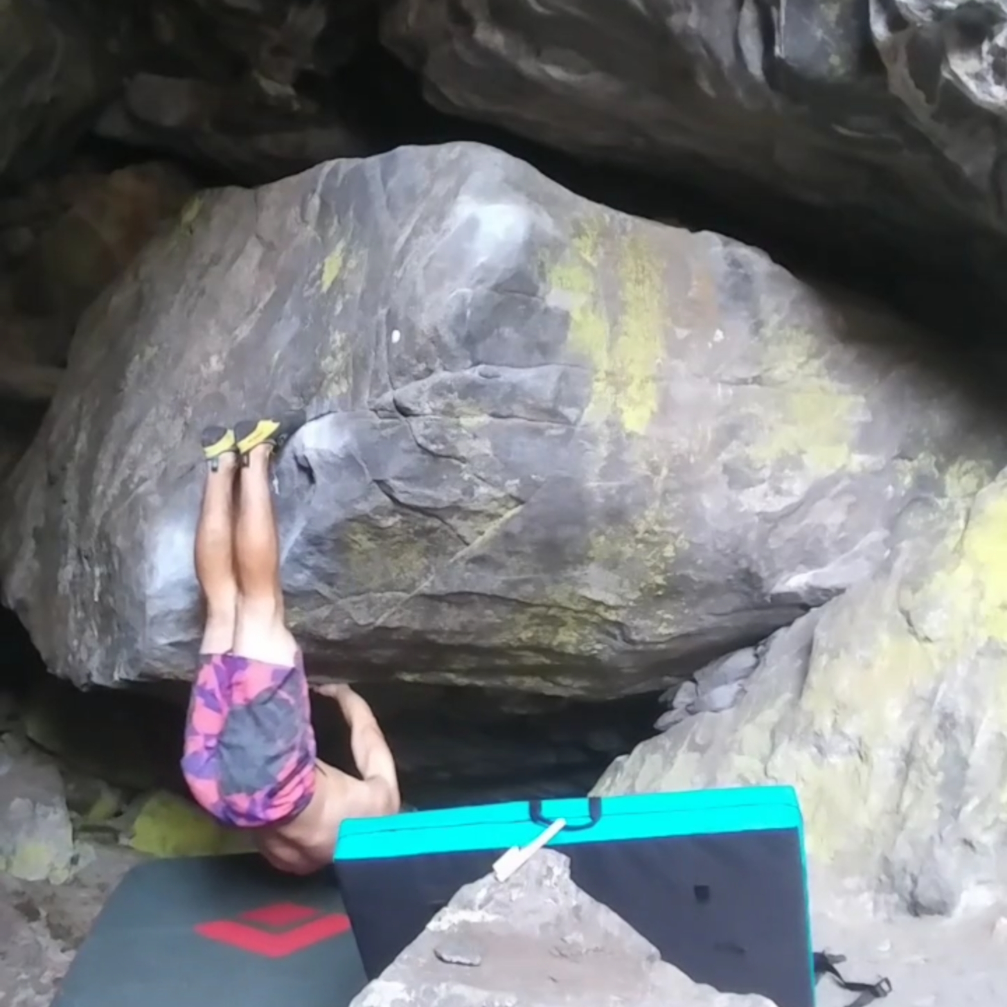 Climbing Beta video of climbers on Lichen the Cave v4 in Kelowna with undefined beta videos in KAYA, the climber's app - where climbers can log and track their ascents, progress, and connect with their local gym and outdoor climbing community.