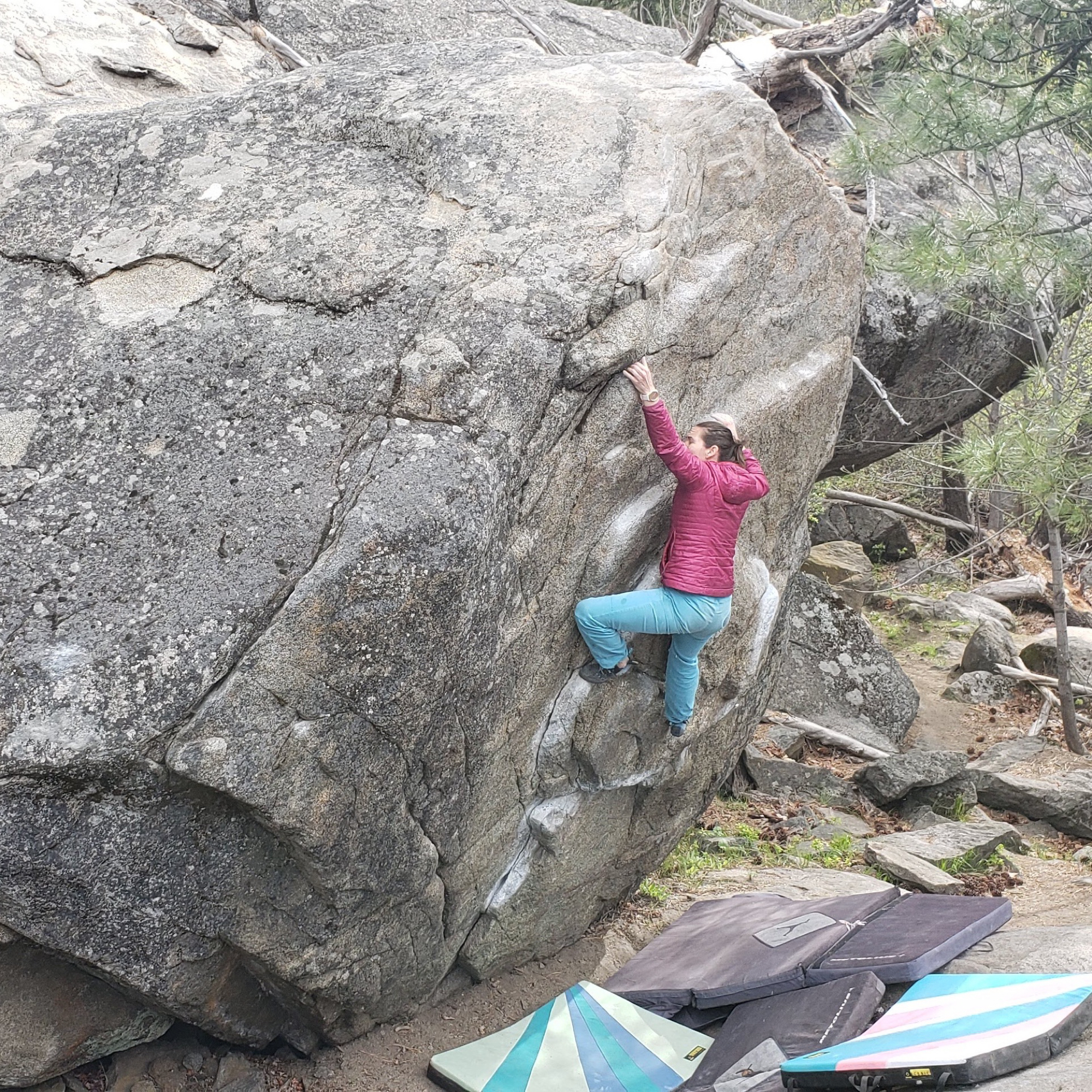 Climbing Beta video of climbers on Sunny and Steep v2 in Leavenworth with undefined beta videos in KAYA, the climber's app - where climbers can log and track their ascents, progress, and connect with their local gym and outdoor climbing community.