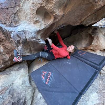 Wicicala Cave v5, Hueco Tanks - Beta Video from Tara
