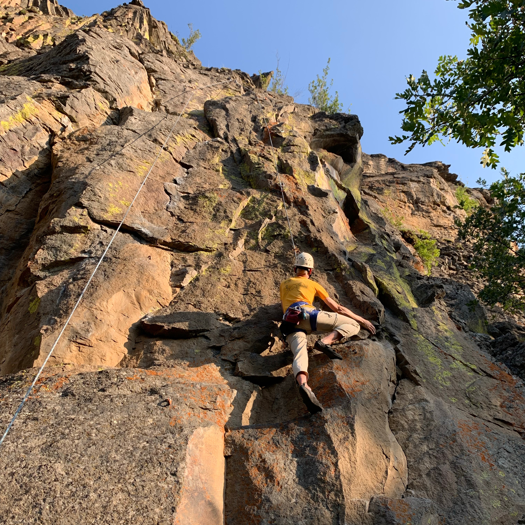 Climbing Beta video of climbers on Where's the Cave? 5.9 in Tieton River with undefined beta videos in KAYA, the climber's app - where climbers can log and track their ascents, progress, and connect with their local gym and outdoor climbing community.