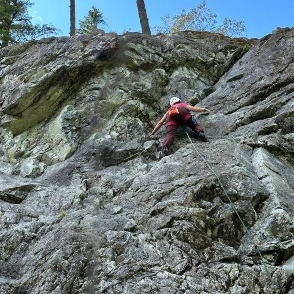 Skipping Stones 5.8, Squamish - Beta Video from LeighT