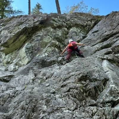 Skipping Stones 5.8, Squamish - Beta Video from LeighT