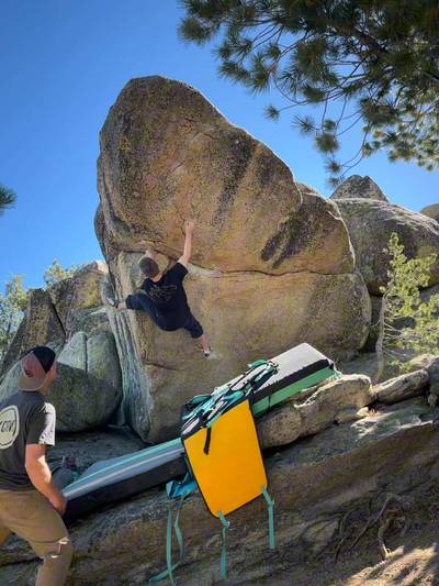 Captain America v8, Black Mountain - Beta Video from peterclimbs