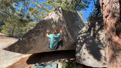 Black Moth Super Rainbow v6, Black Mountain - Beta Video from RichieCrow