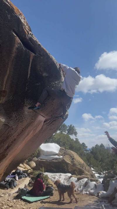 Stand Up v7, Joe's Valley - Beta Video from mylesclimbs