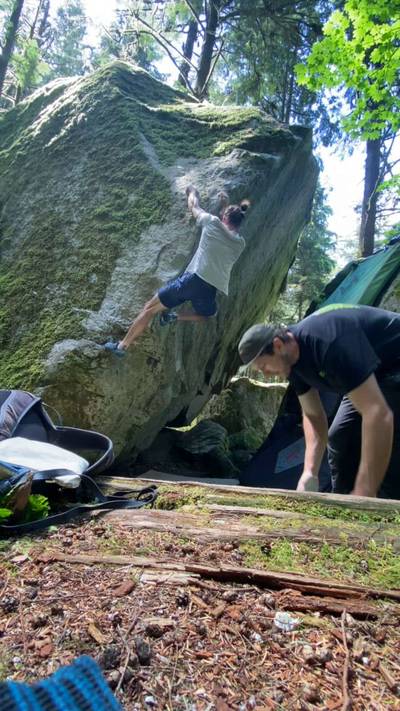 Sheriff's Badge Arête v8, Squamish - Beta Video from cinderblock