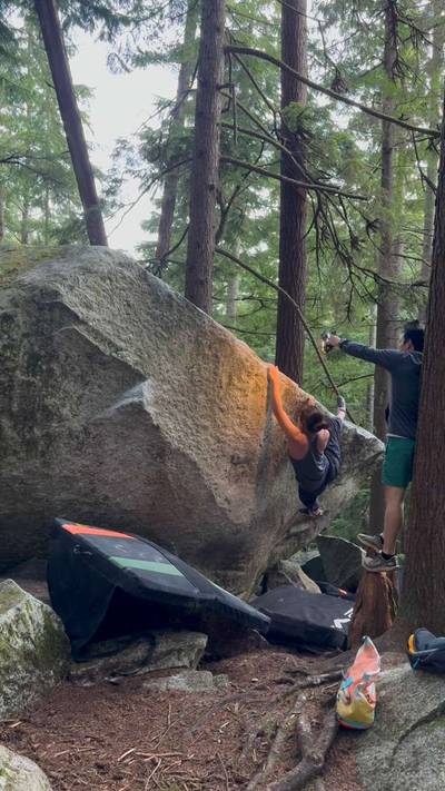 Lip-Smack Traverse v4, Squamish - Beta Video from slowballer