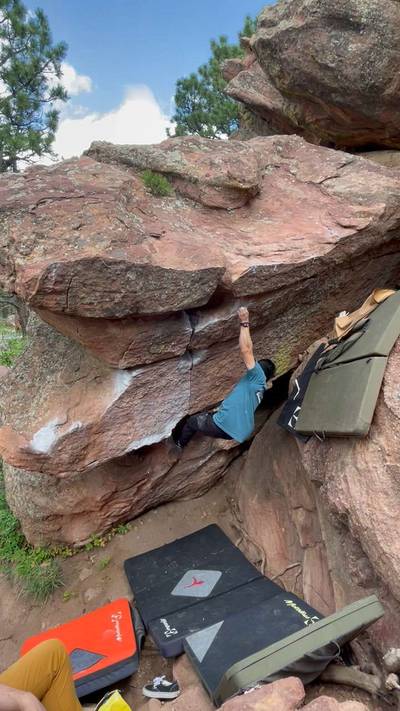 New Beginnings v8, Flagstaff Mountain, CO - Beta Video from dan324_climbs
