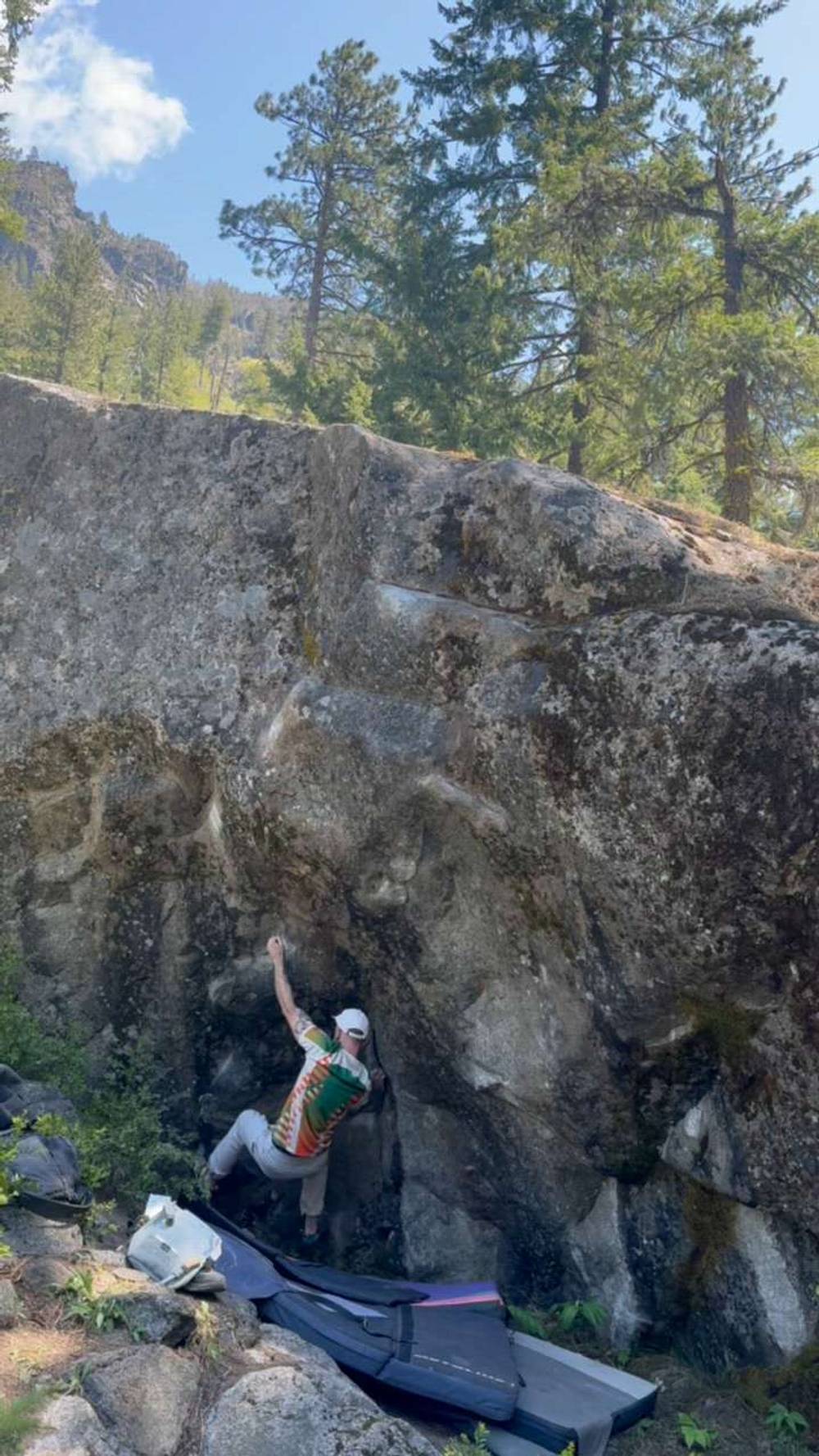 Fuzz Wall aka BuzzBallz v12, Leavenworth - Beta Video from SeaOfCzars