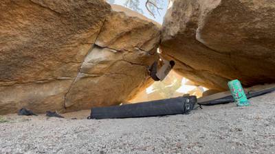 Yabo Roof Traverse v4, Joshua Tree - Beta Video from FrogClimbz