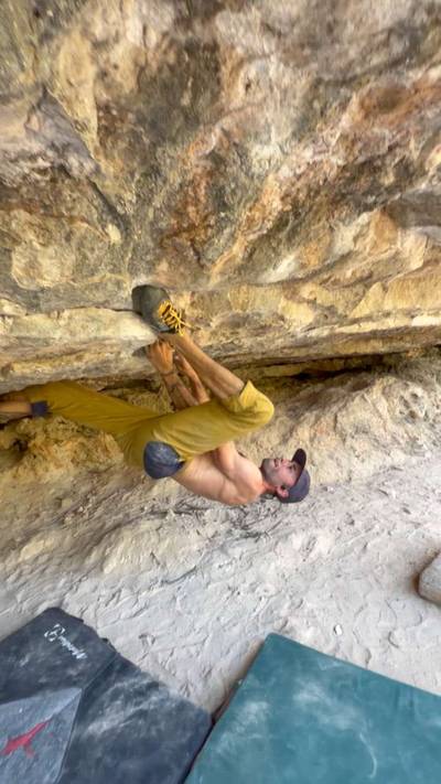 Hank's Right v8, Barton Creek Greenbelt - Beta Video from themidwestclimber
