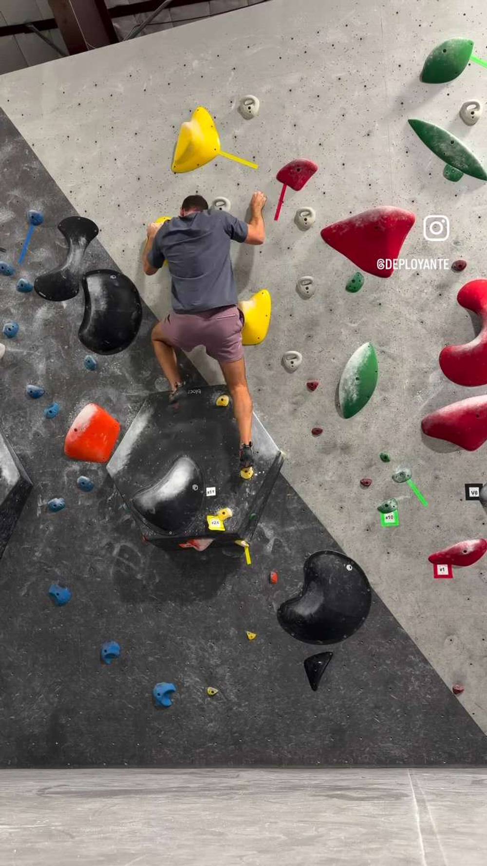 Yellow #24, Boulder, Black Rock Bouldering Gym - Beta Video from Deployante