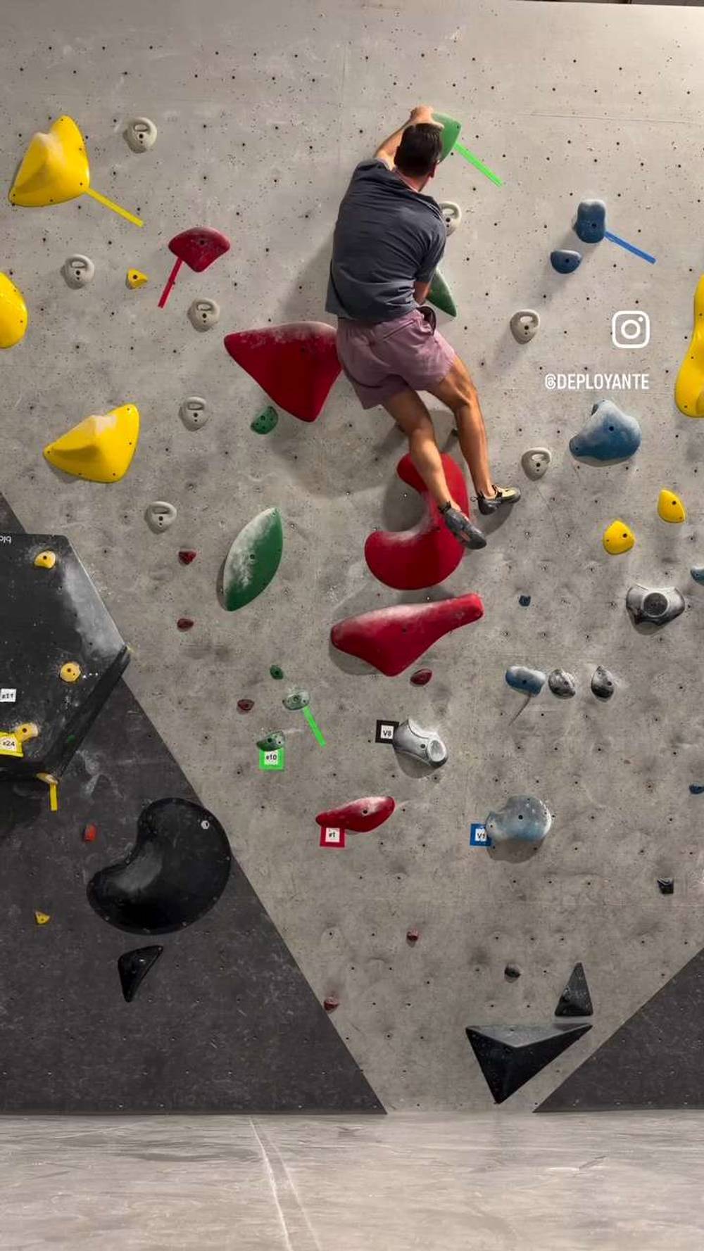 Green #1, Boulder, Black Rock Bouldering Gym - Beta Video from Deployante