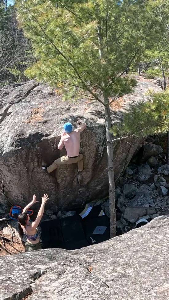 Locked and Loaded v9, The Nooks - Beta Video from ClimbingCucumber