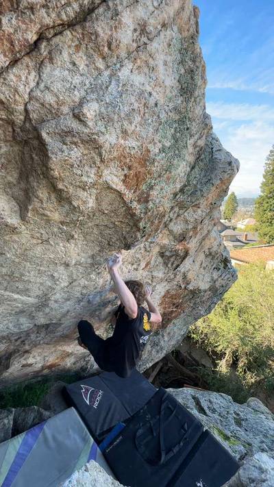 Under the Skin v12, Berkeley - Beta Video from cw.climbs