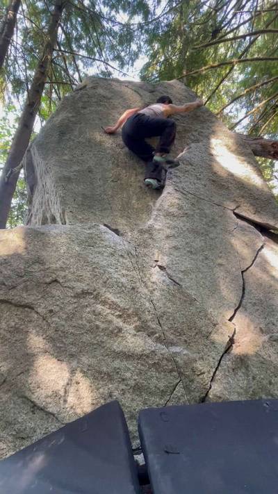 Stud Face v0, Squamish - Beta Video from littlebox.climbs
