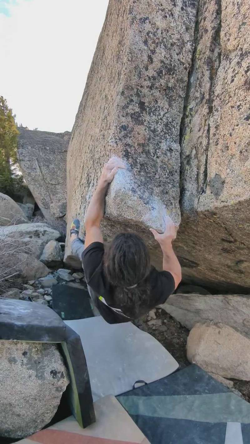 Sword of Damocles v9 - Donner Summit, Lake Tahoe Bouldering - Watch Beta  Videos