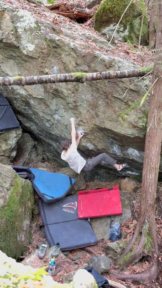 Incy Crimpy Spider v7, Comox Lake - Beta Video from Jarinclimbs
