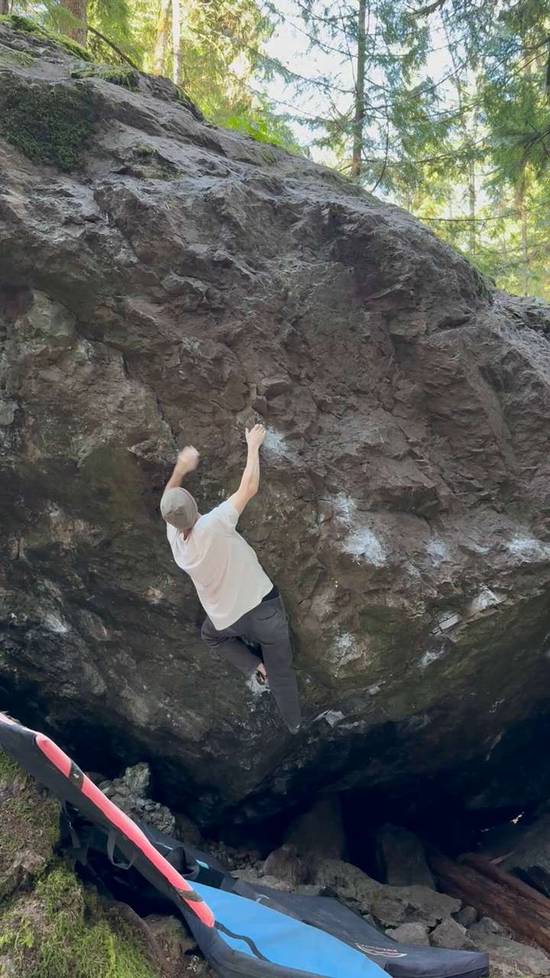 Ms Wiggles v6, Comox Lake - Beta Video from Jarinclimbs