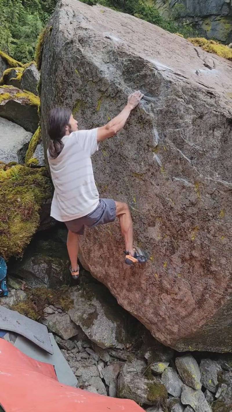 Catch 22 v10, Squamish - Beta Video from thegnarwall