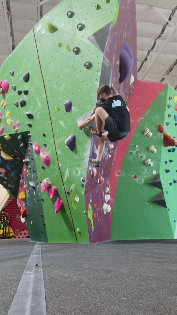 Green v5, Movement Fountain Valley KAYA The Climber's App
